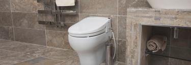 Invacare Aquatec Pure Bidet is een douche-wc waarmee onafhankelijke toiletgang mogelijk blijft