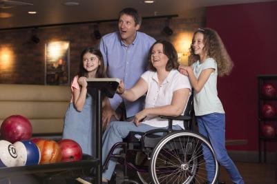 Invacare Action3 NG handbewogen rolstoel (avondje bowlen met het gezin)
